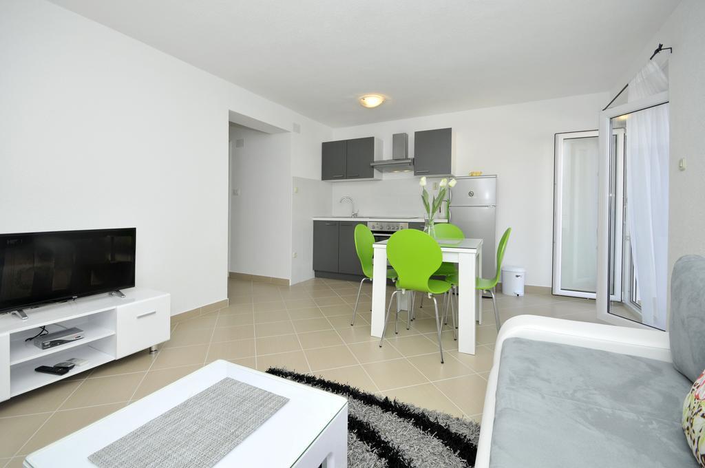 Apartmani Mijatovic 特罗吉尔 外观 照片