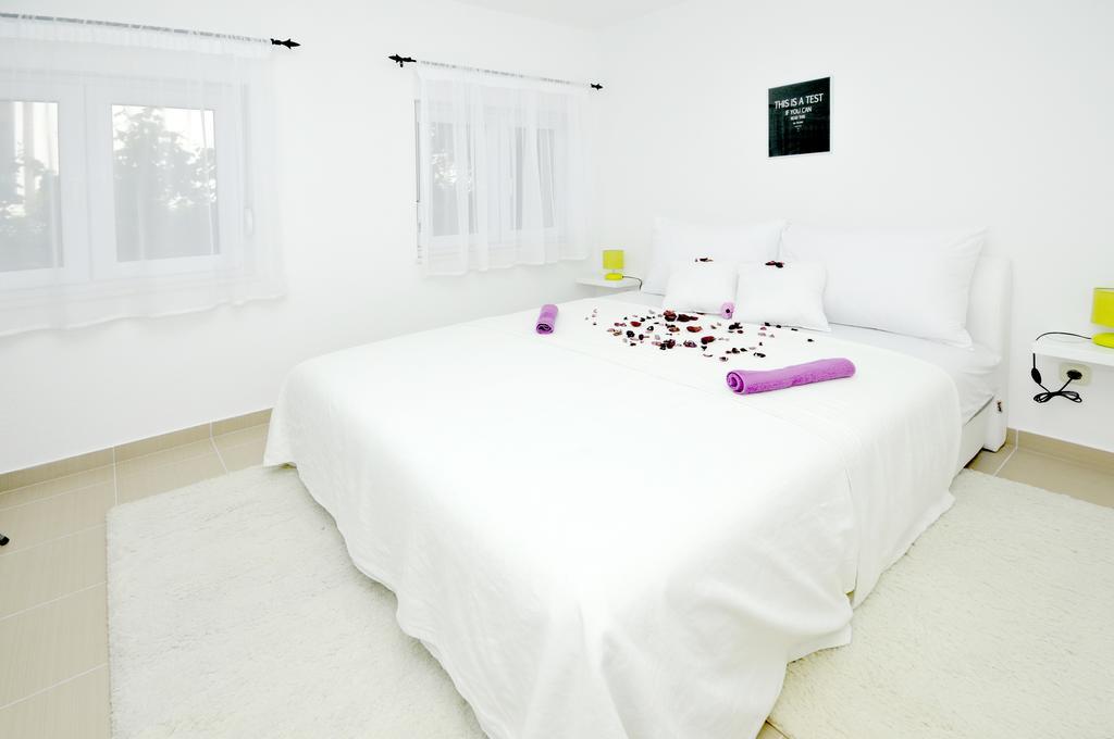 Apartmani Mijatovic 特罗吉尔 外观 照片